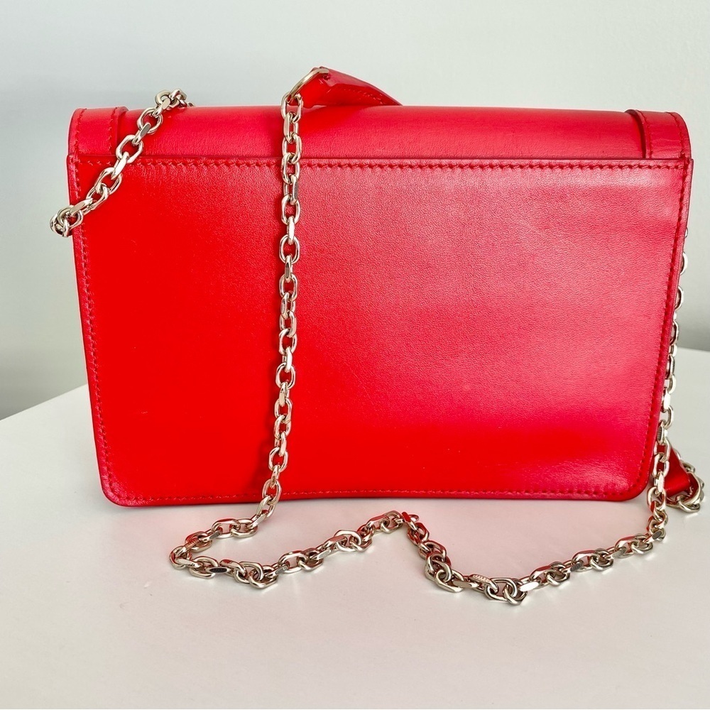 Stuart Weitzman NIB Red Leather Chain Crossbody - Picture 4 of 14